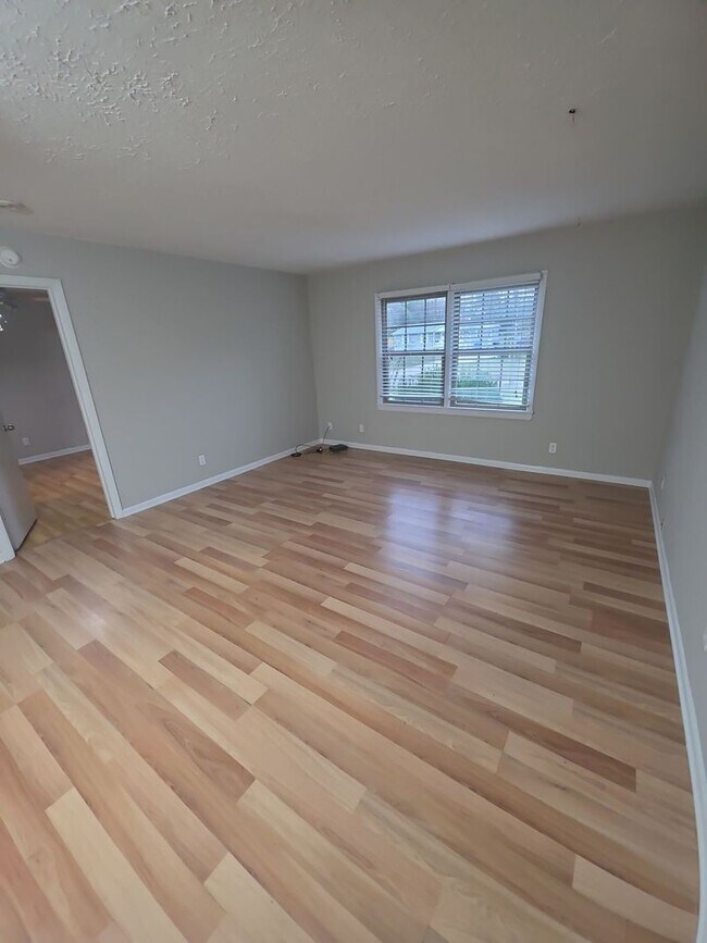 Foto del edificio - 221 Camp Dr