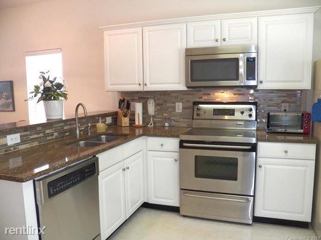 Foto del edificio - 17030 Commons Creek Dr