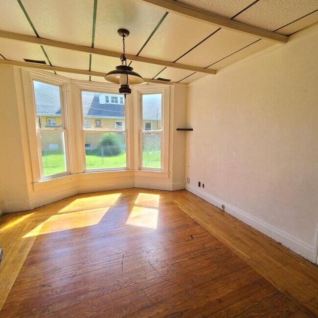 Foto del edificio - 426 E Market St