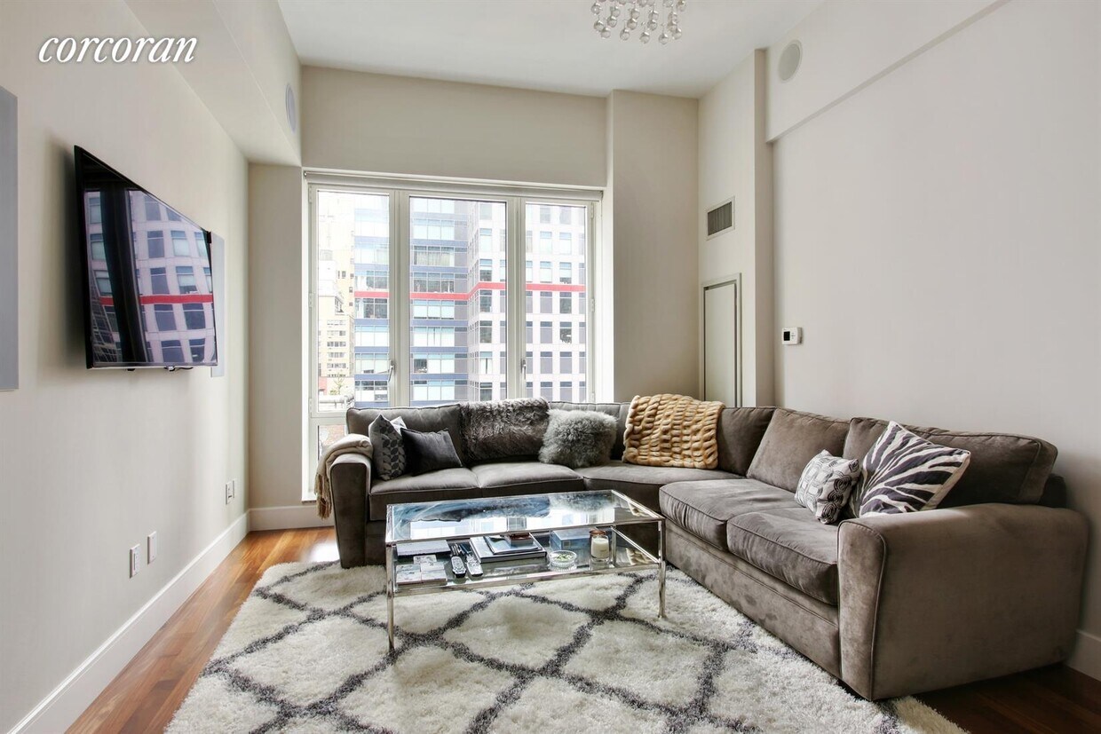 Foto principal - 250 E 53rd St