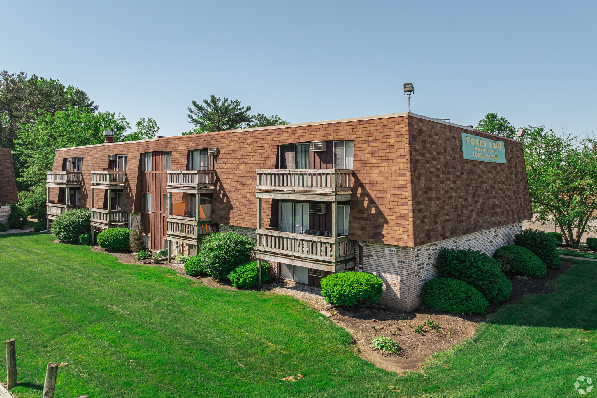 Foxes' Lair Apartments – photo 1 of 13
