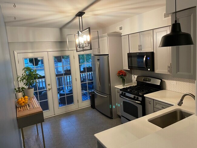 Foto del edificio - 1113 W Wrightwood Ave