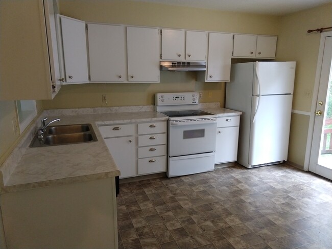 Kitchen - 503 N Norbeck St