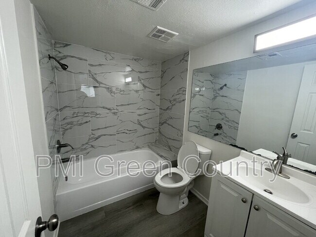 Foto del edificio - 1802 E 66th Pl