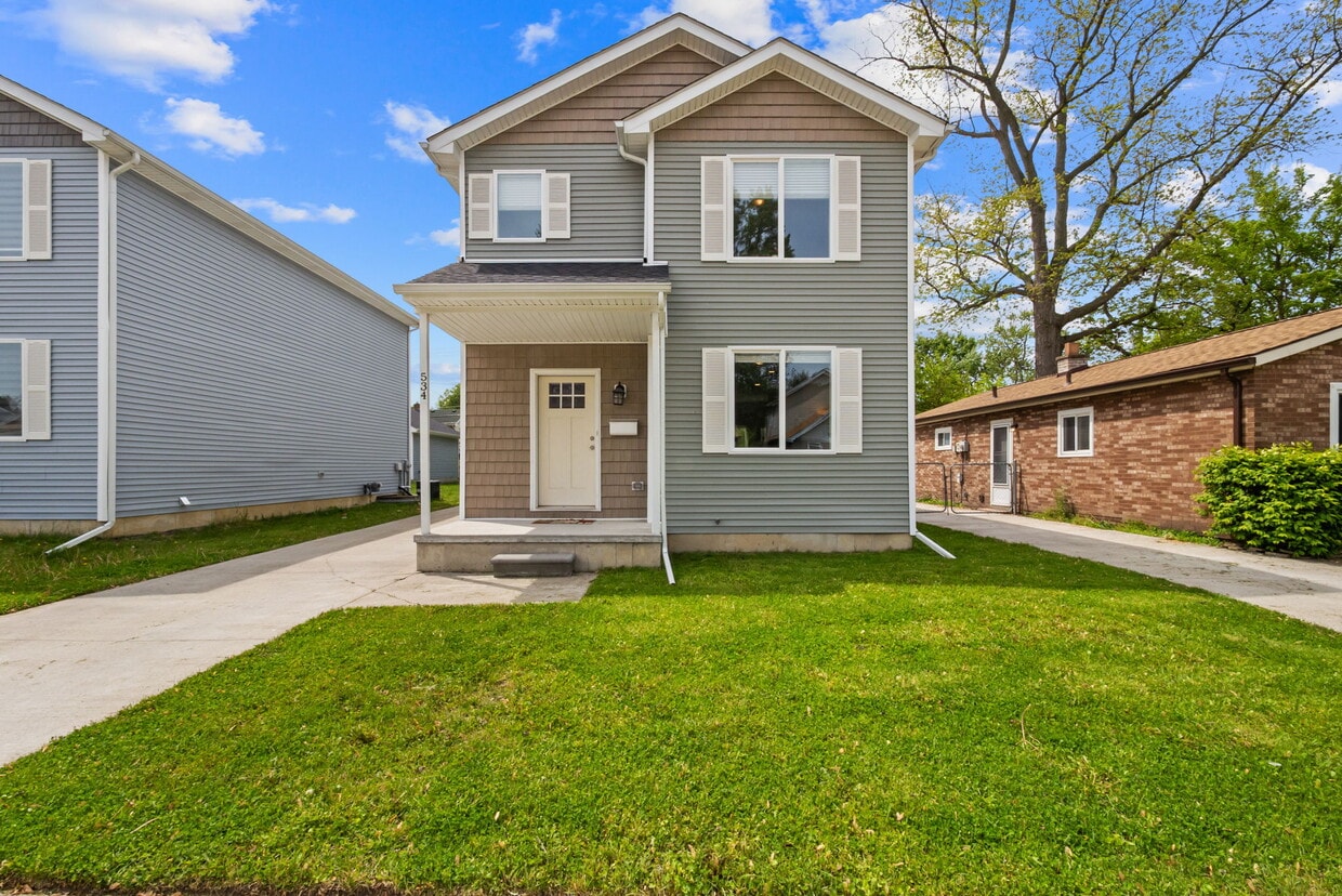 Primary Photo - 534 E Brickley Ave