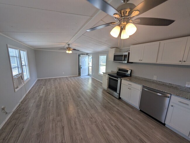 Foto del edificio - 2Bedroom /1.5 Bath Mobile in Mims Nicely Updated