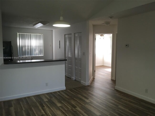Foto del edificio - 10161 W Sunrise Blvd