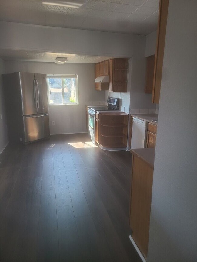 Foto del edificio - 1415 W Second St