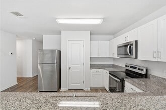 Building Photo - 15626 Del Norte Dr