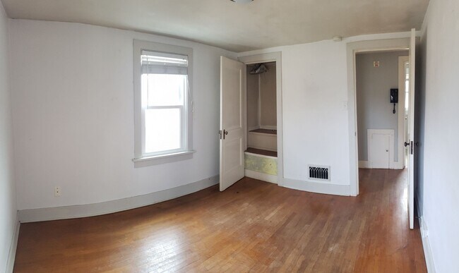 Foto del edificio - 3 bed 1 bath