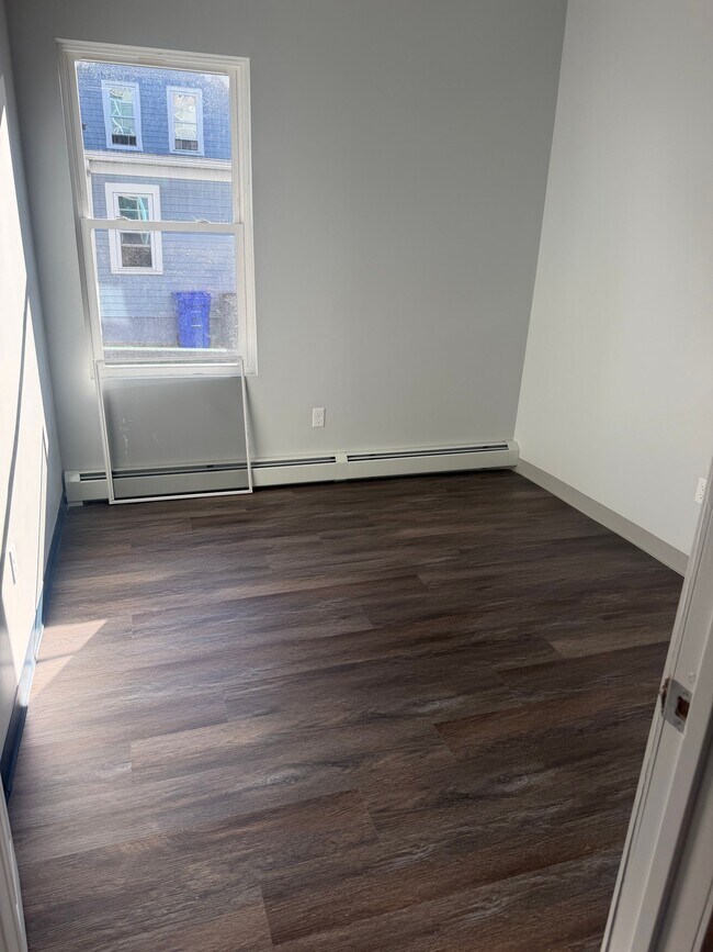 Building Photo - 383 Sayles St