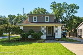 Building Photo - 2124 Winston Ave