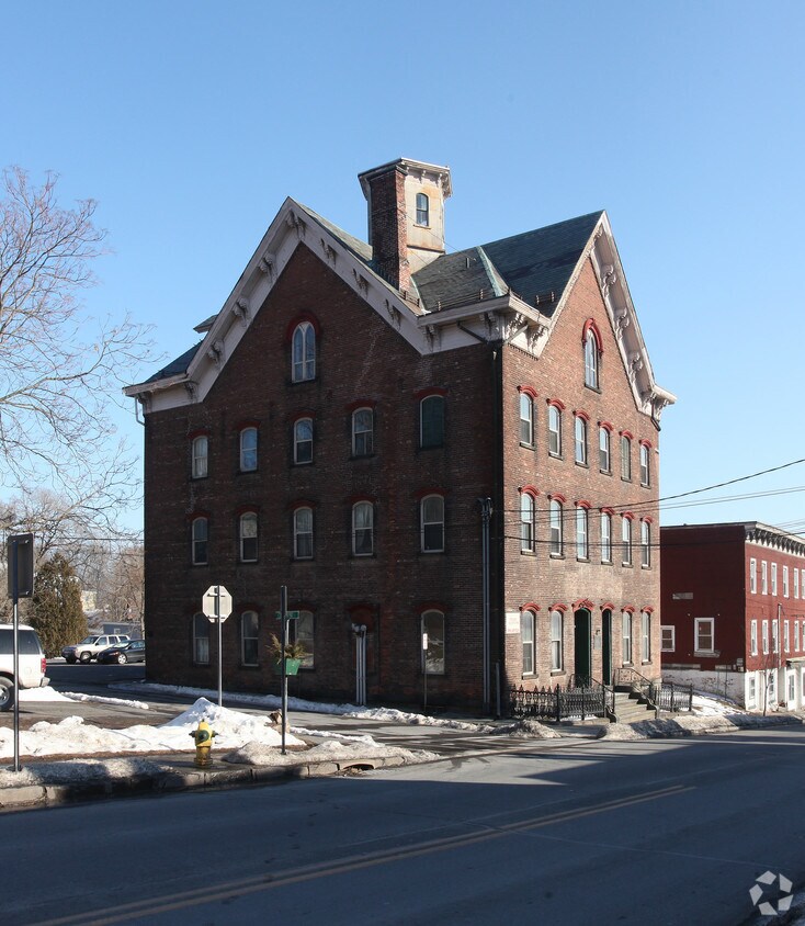213 Partition St, Saugerties, NY 12477 Apartments in Saugerties, NY