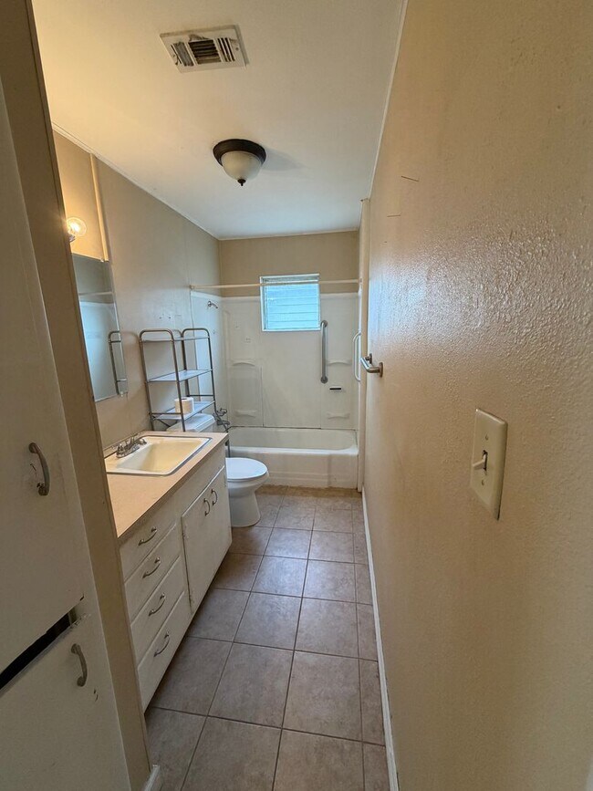 Foto del edificio - Cozy 3 Bedroom, 1 Bathroom Home!