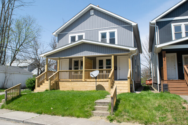 Building Photo - 1092 Reinhard Ave