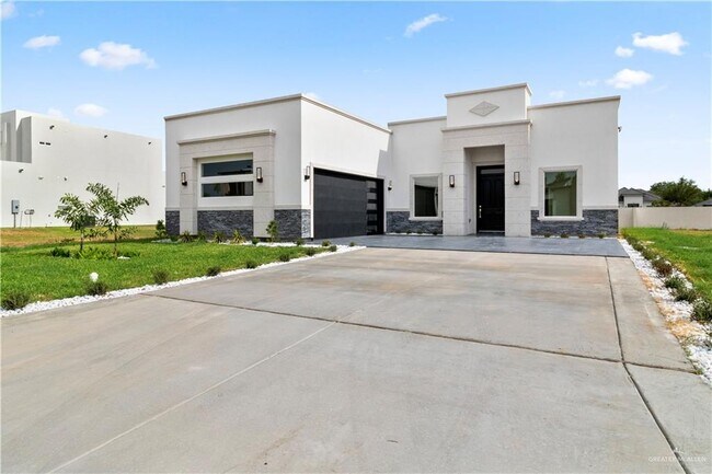 Building Photo - 1708 Villa Centenario Dr