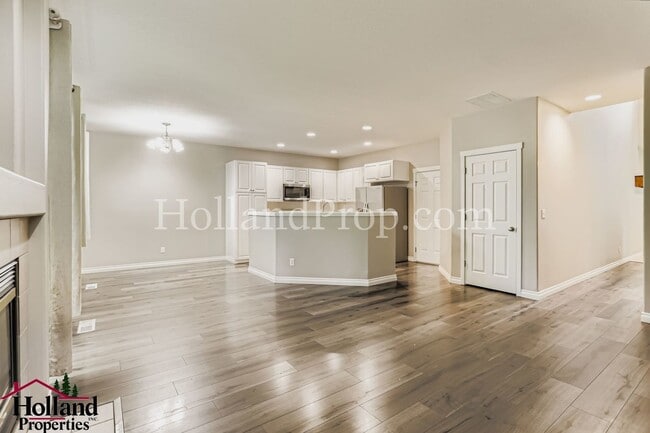 Foto del edificio - 4-Bedroom Home in Prime Hillsboro Location