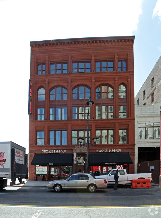 Building Photo - The Columbian