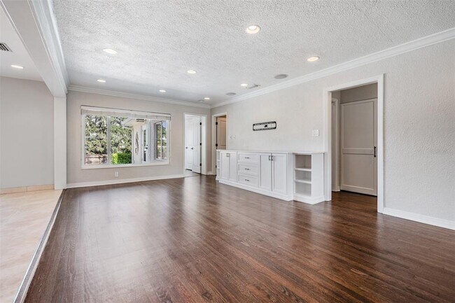 Foto del edificio - 640 Geneva Pl