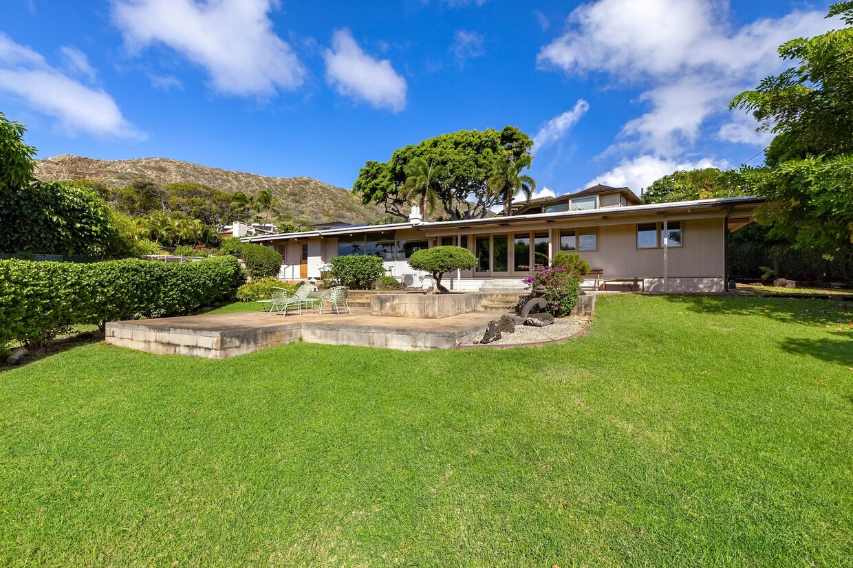 Primary Photo - Diamond Head Mid-Century Modern Home