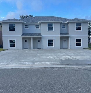 Front Entrance - 1108 Fox Lake Dr