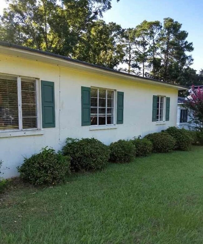 Building Photo - 2106 E Dellview Dr