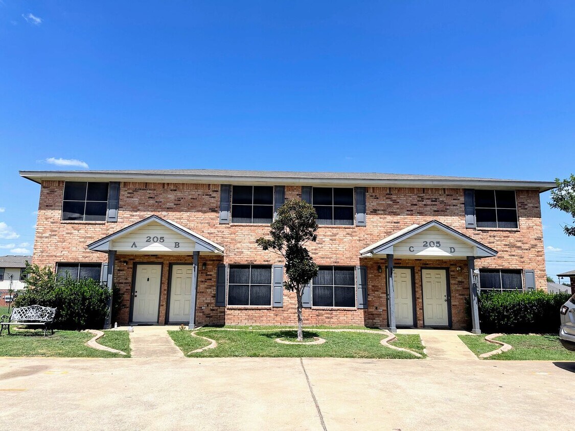 Foto principal - 205 Lydia Dr