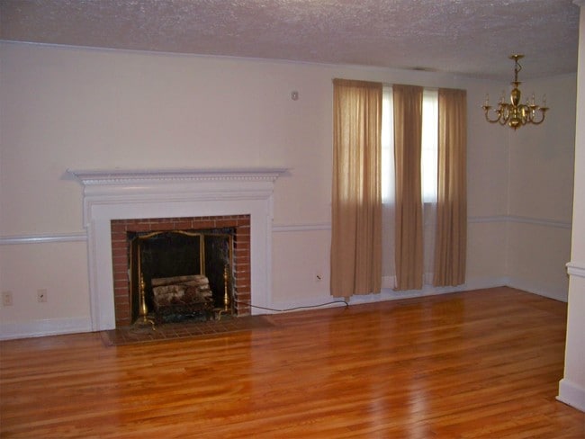 Building Photo - 700 3rd Ave