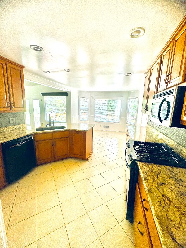 Foto del edificio - 45 Spring Forest Ct