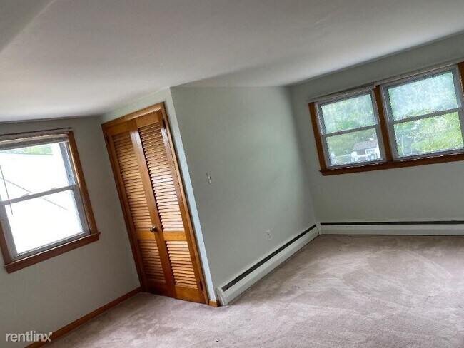 Building Photo - 4 br, 2 bath House - 573 Bridgewater Ave