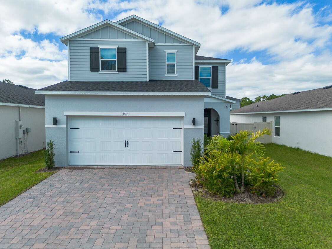 Foto principal - 3198 Sanctuary Dr