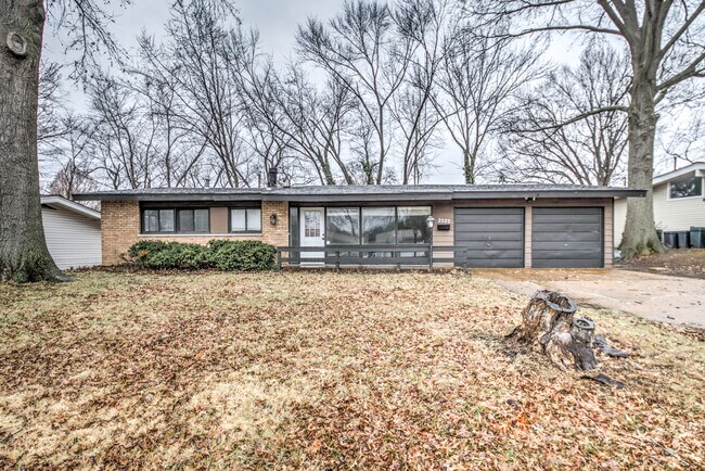 Building Photo - 2325 Allen Dr