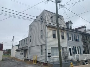 Building Photo - 610 Vander Ave