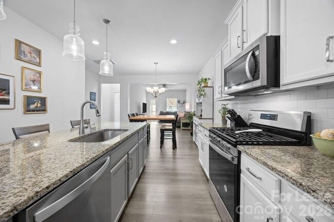 Building Photo - 7471 Hartsfield Dr