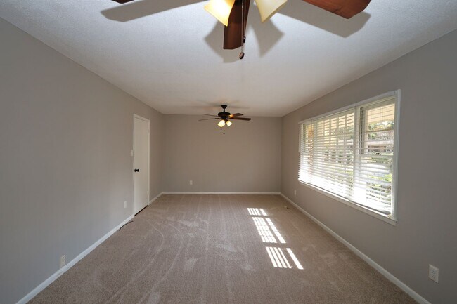 Foto del edificio - 1104 Kimberly Dr