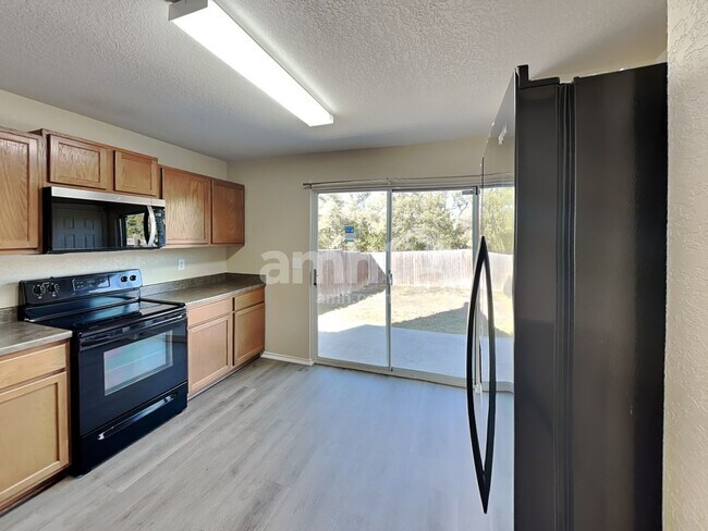 Foto del edificio - 3739 Hideaway Grn