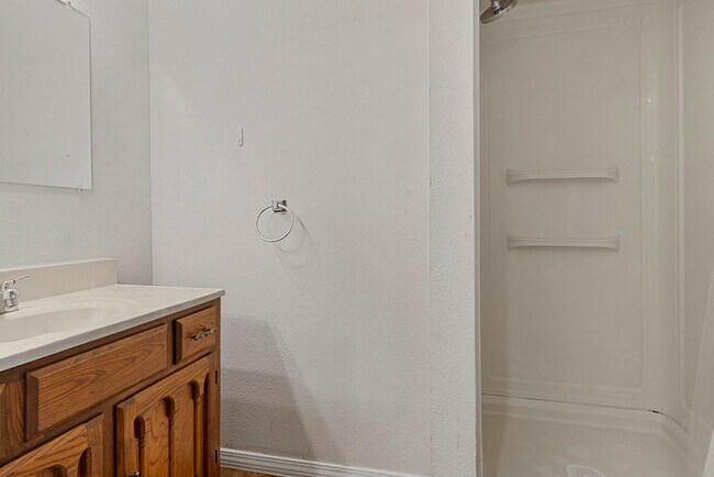 Foto del edificio - 3707 Fallen Leaf Ln