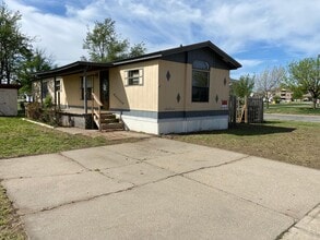 Building Photo - 1601 E 11th Ave