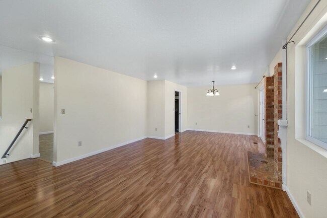 Foto del edificio - 4bd/2.5ba Kirkland Home