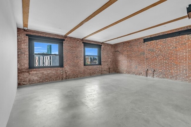 Building Photo - 90 Wareham St