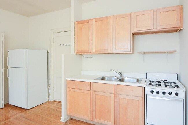 Building Photo - 1053 W George