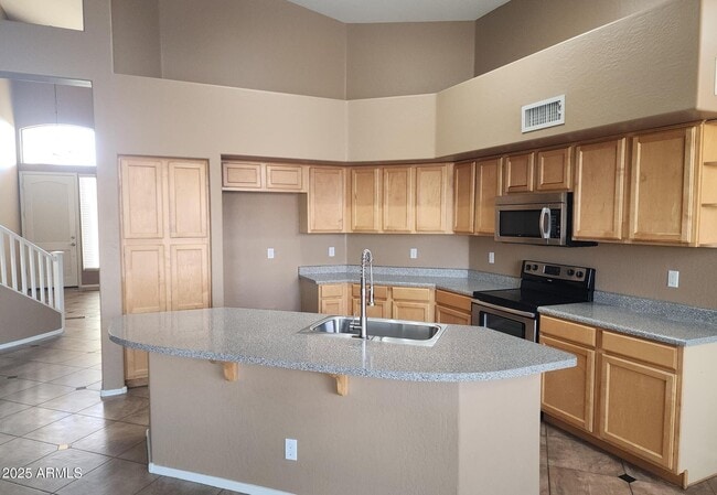 Building Photo - 3530 S McClelland Dr