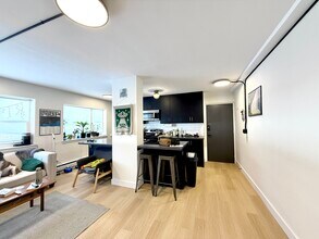 Building Photo - 111 Craydon Rd