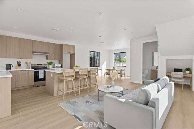 Foto del edificio - 11145 Hortense St