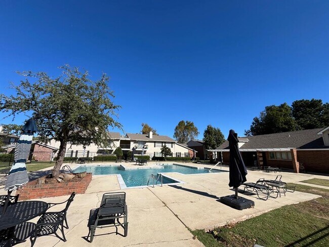 Foto del edificio - 3200 W Britton Rd