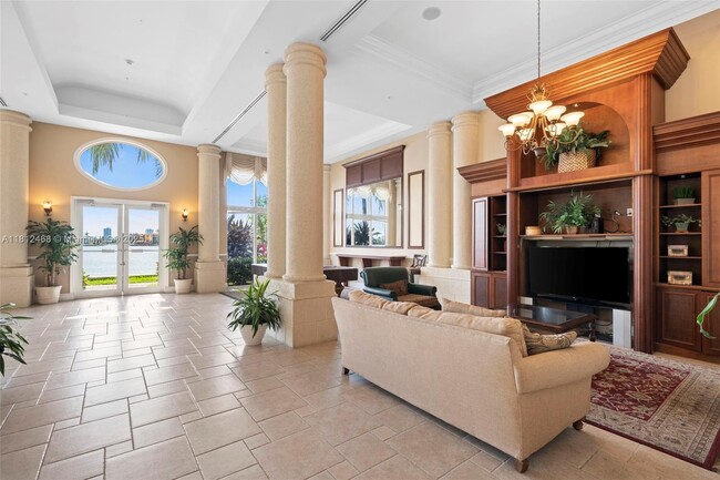 Foto del edificio - 17125 N Bay Rd