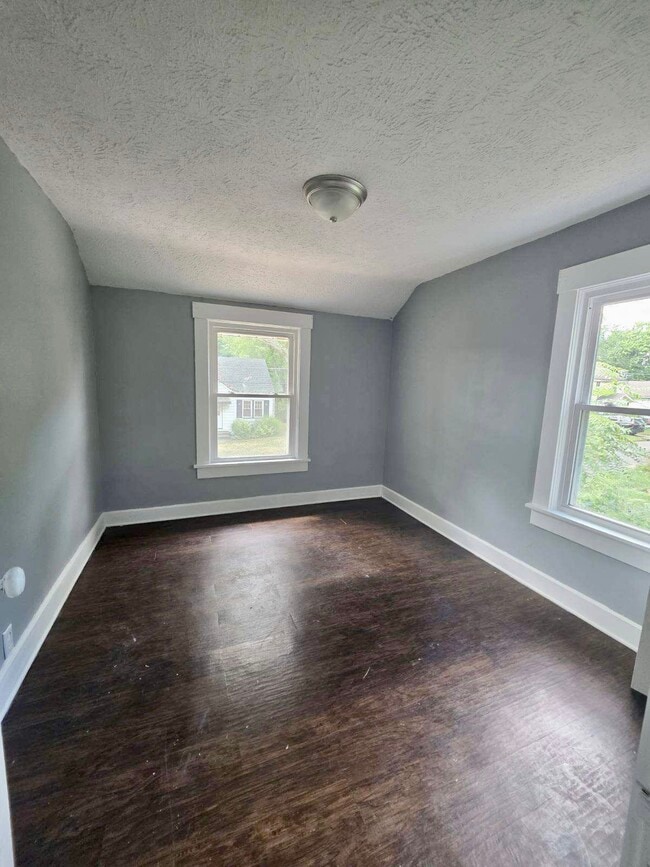 Building Photo - 1219 Barton Pl NE
