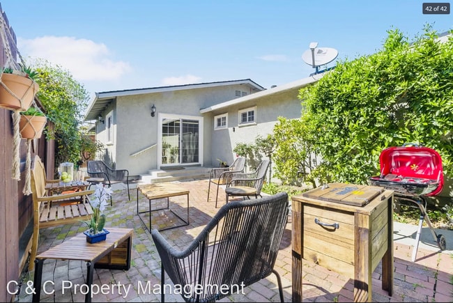Building Photo - 3 br, 3 bath House - 554 Menker Ave
