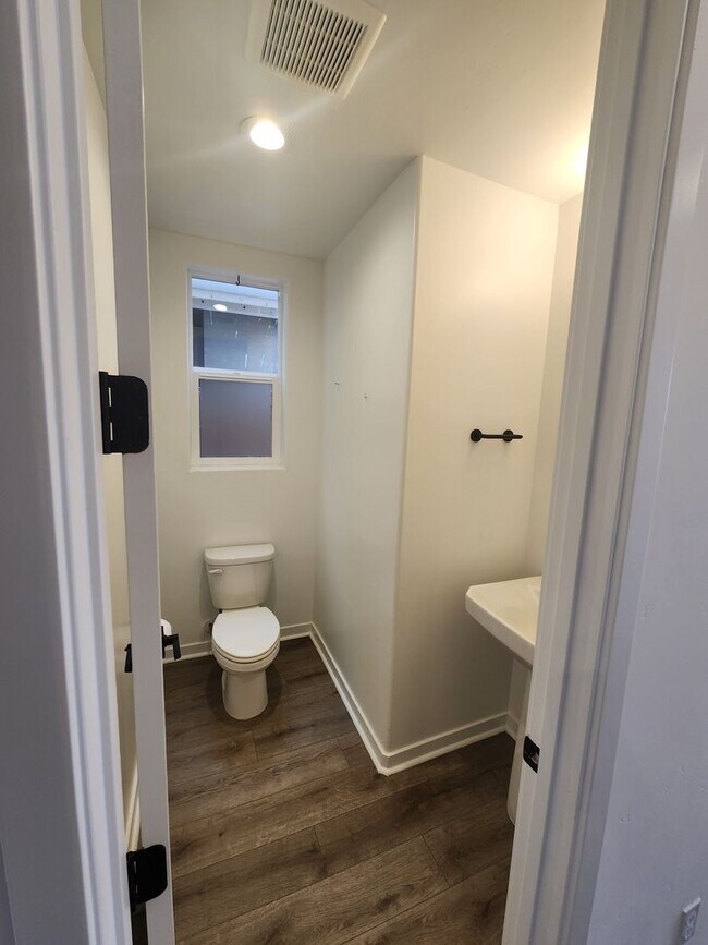Foto del edificio - 3 bedroom 2.5 bath townhouse