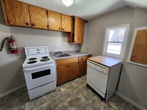 Building Photo - 73 Hazen St